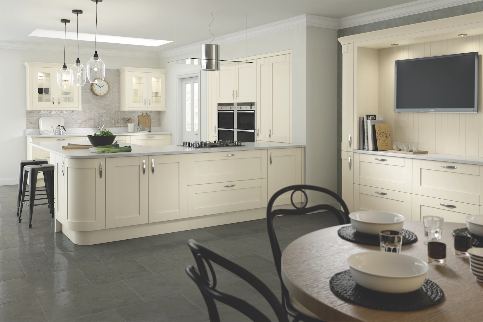 Cream shaker kitchen with island and dining table